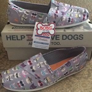 Sketchers “Bobs” kitten slides